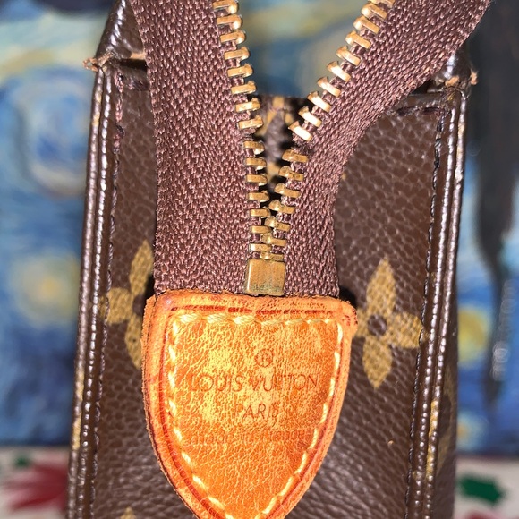 Louis VuittonMonogram CanvassToiletPouch 26 - Picture 5 of 16